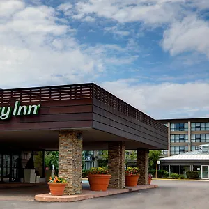 *** Hotel Holiday Airport East, An Ihg Canada