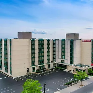 *** Hotel Ramada By Wyndham Near The Falls Canada