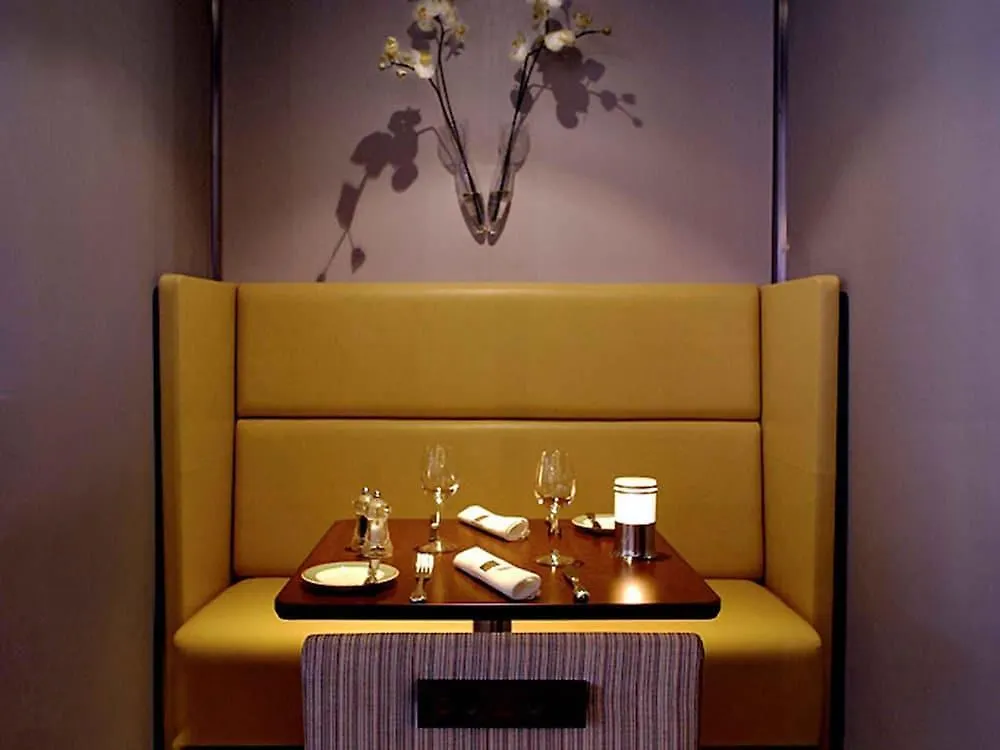 Novotel Montreal Center Hotel
