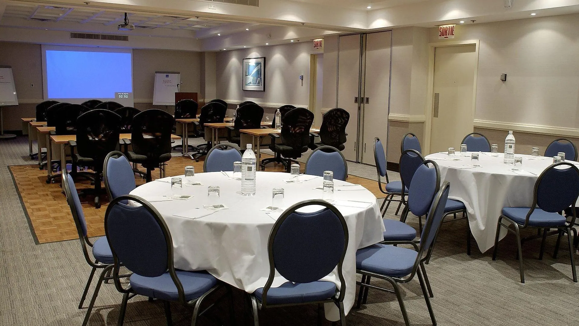 Novotel Montreal Center 4*,  Canada